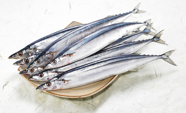 日本青森縣秋刀魚(2條裝) [經解凍處理] (2pcs)